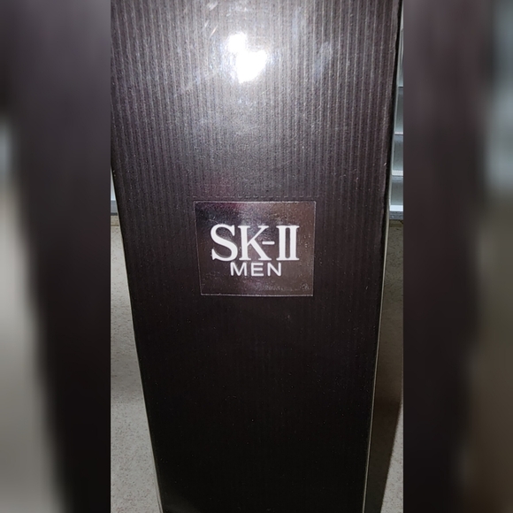 SK-II Facial Treatment Essence, 7.67 Ounce NEW! - Picture 10 of 11